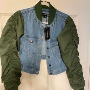 Veronica Beard denim crop jacket. Size small. Never worn.